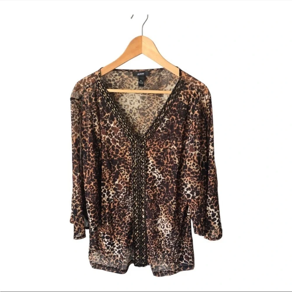 Alfani Women Blouse Size XL Animal Print Embroidery Flare 3/4 Sleeve Y2k Neutral